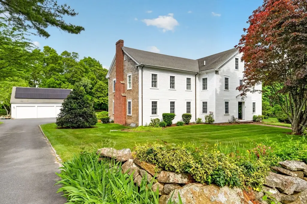 3 Rockland St, Dartmouth, MA 02748 - #1