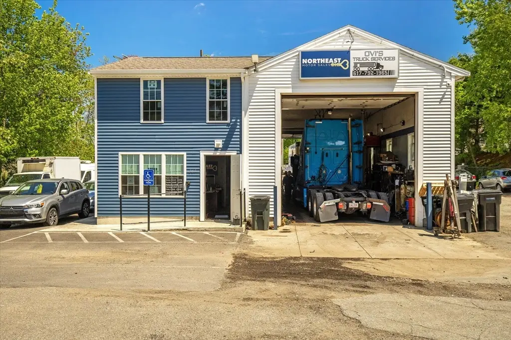 365 Elm St, Bridgewater, MA 02324 - #1