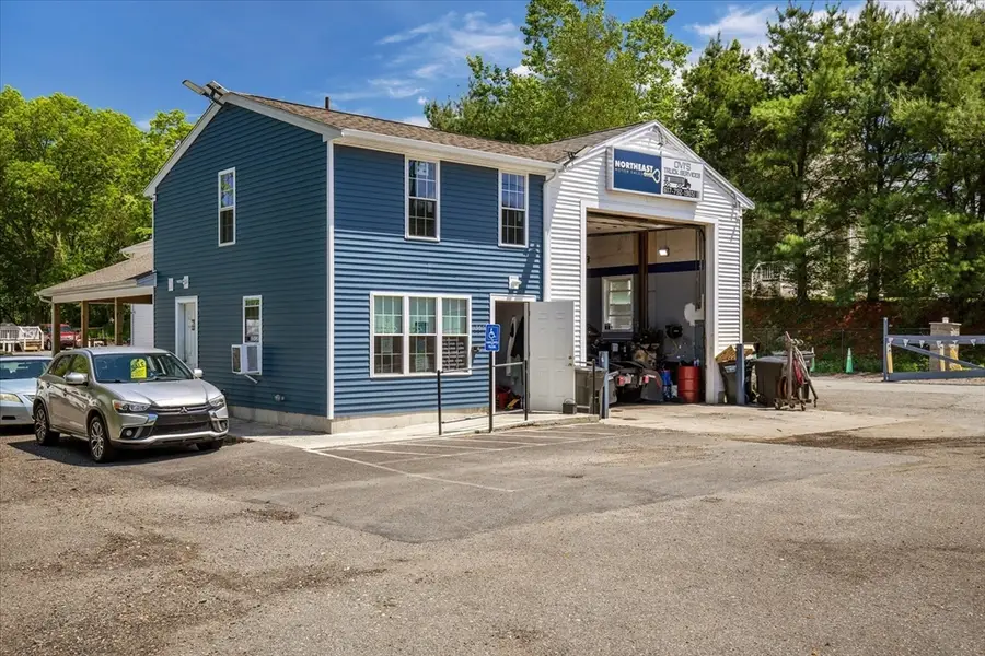 365 Elm St, Bridgewater, MA 02324 - #3