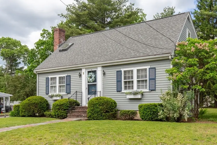 8 Beech St, North Chelmsford, MA 01863 - #2