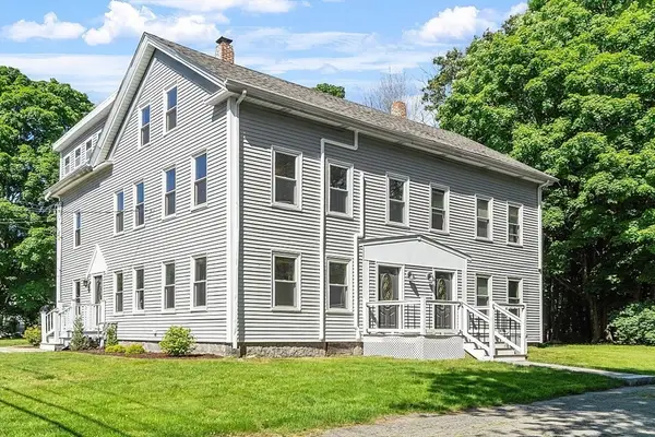 51 School St #3, Upton, MA 01568