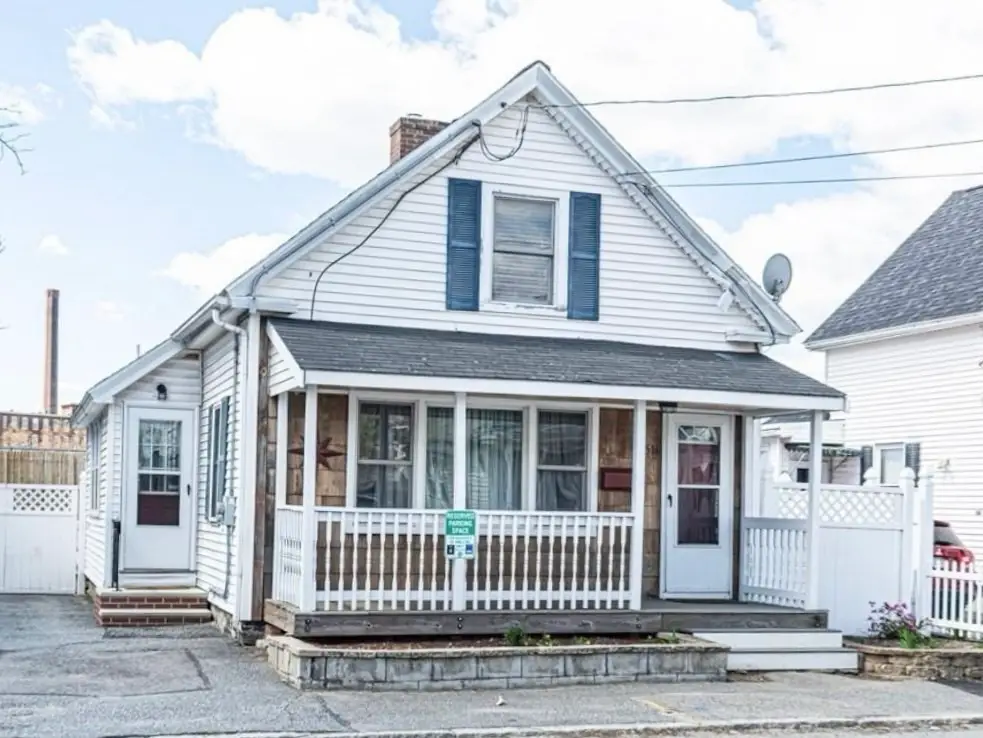 516 Lakeview Ave, Lowell, MA 01850 - #1
