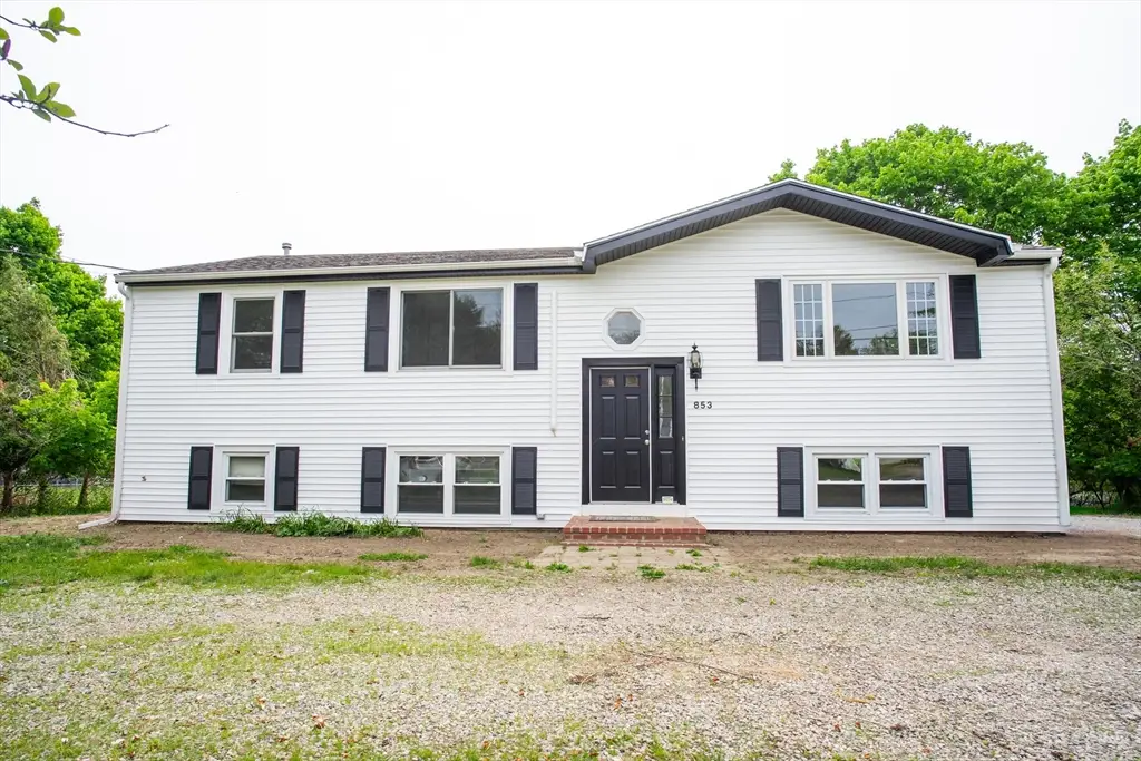 853 Main St, Acushnet, MA 02743 - #1