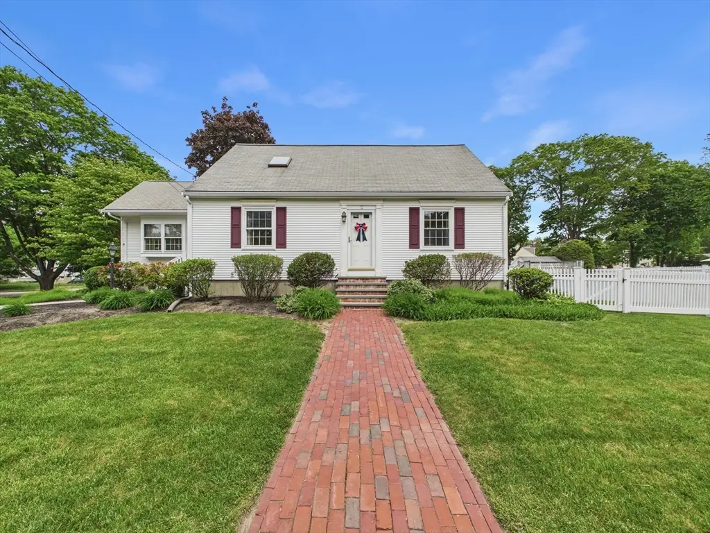 12 S Douglas St, Rockland, MA 02370 - #1