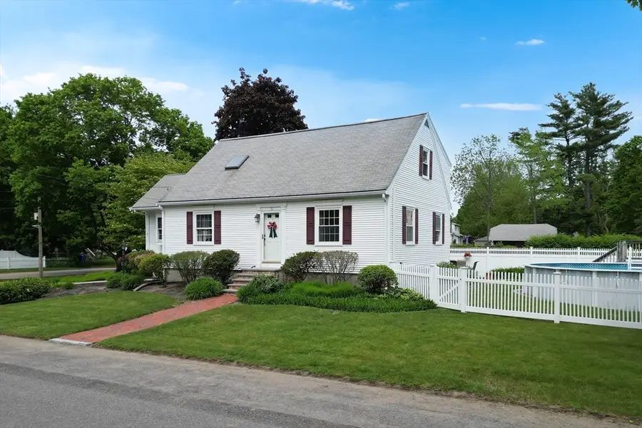 12 S Douglas St, Rockland, MA 02370 - #2