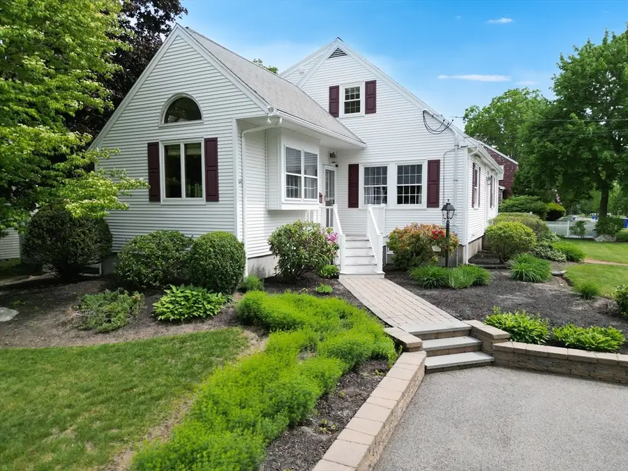 12 S Douglas St, Rockland, MA 02370 - #3