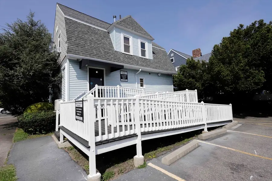 66 Rockdale Ave, New Bedford, MA 02740 - #3