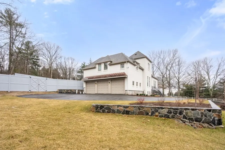 7 Schoolmaster Ln, Dedham, MA 02026 - #3