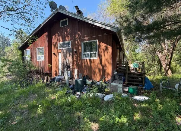 64 N Maple St, Hadley, MA 01035