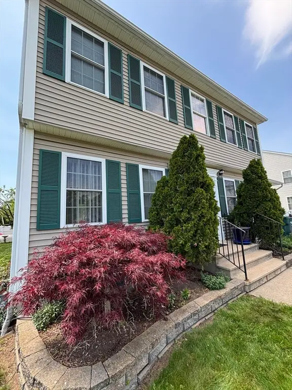 266 Christopher Dr, Springfield, MA 01129 - #1