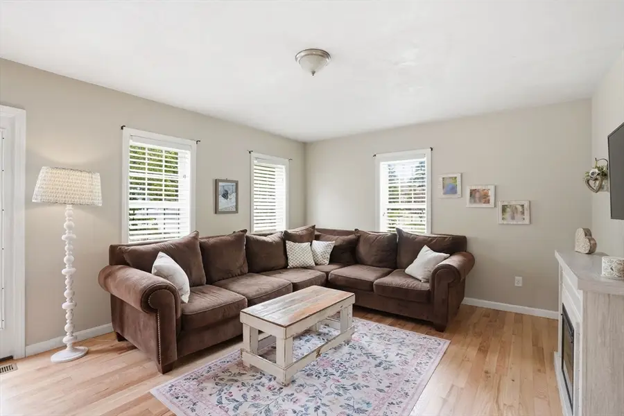 7 Whispering Pines Dr, Plymouth, MA 02360 - #3