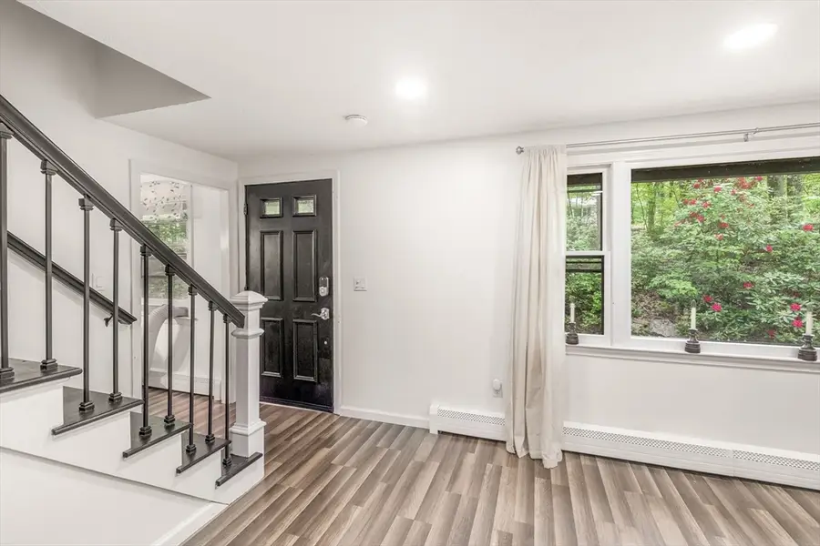 9 Colonial Rd, Sutton, MA 01590 - #3