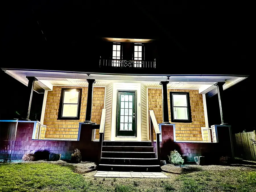6 Wheelock St, Oxford, MA 01540 - #3