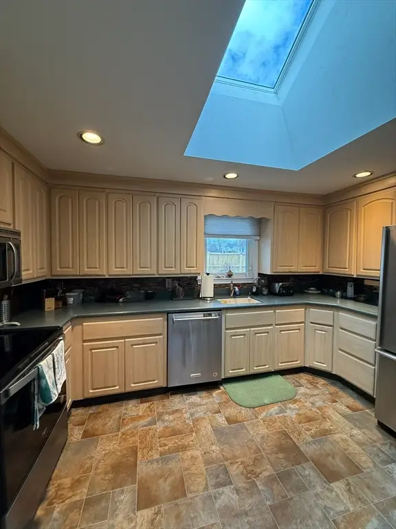 129 Hobart St, Danvers, MA 01923 - #3