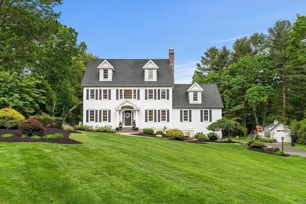 2 Equestrian Dr, North Reading, MA 01864
