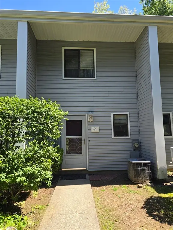 555 Russell St #J-65, Westfield, MA 01085