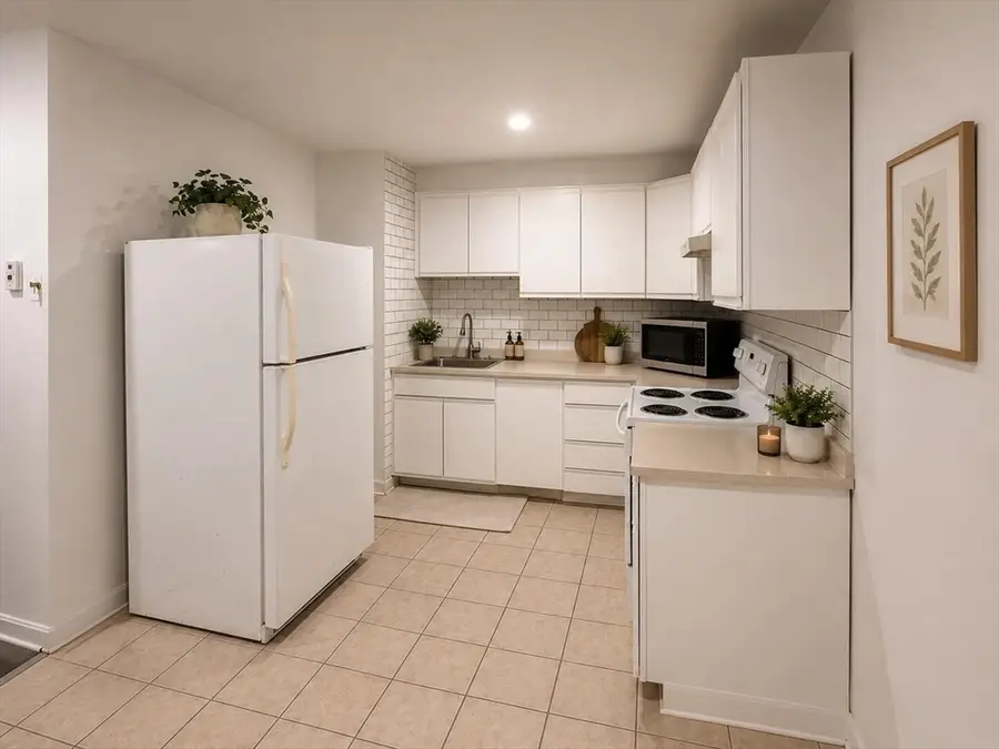 307 W Main St #1, Hyannis, MA 02601 - #3