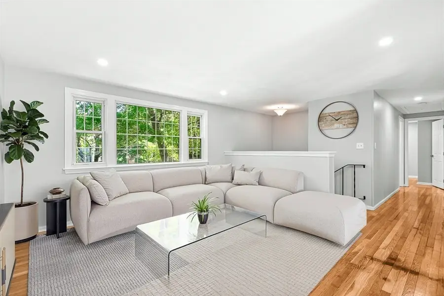 18 Adams St, Plymouth, MA 02360 - #3