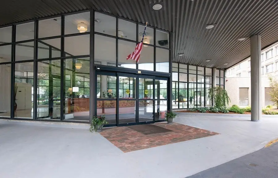 250 Hammond Pond Parkway #812S, Newton, MA 02467 - #3