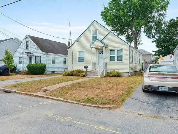 85 Manistee St, Pawtucket, RI 02861