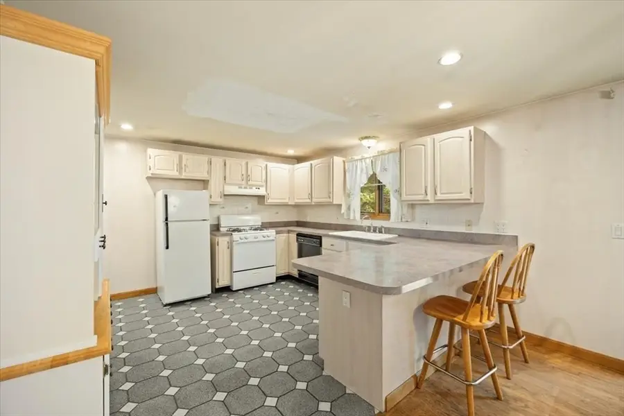 375 Mockingbird Way, East Taunton, MA 02718 - #3