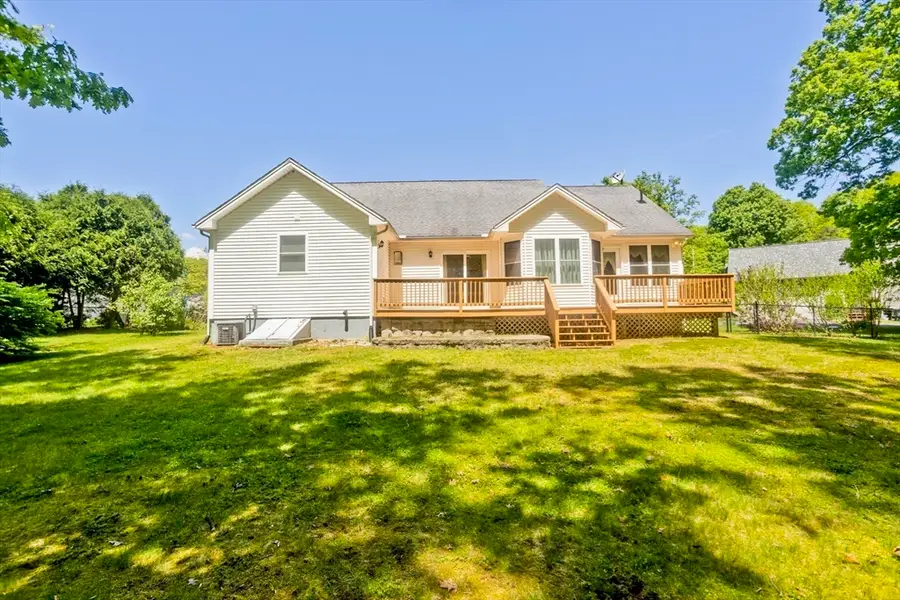 12 Camelot Ln, Easthampton, MA 01027 - #3