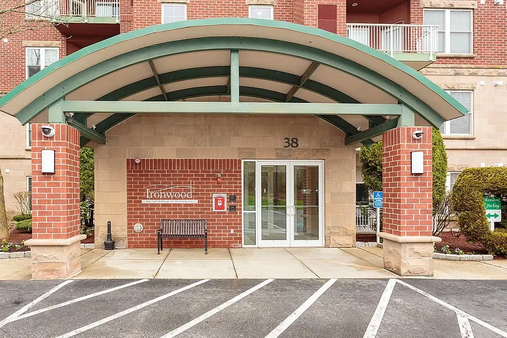 38 Village Rd #103, Middleton, MA 01949 - #1