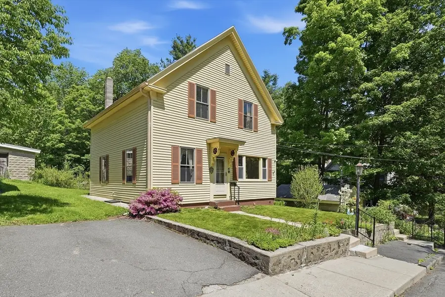17 E Howe St, Orange, MA 01364 - #3