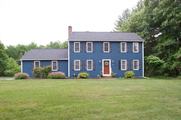 13 King Philip Path, Mendon, MA 01756