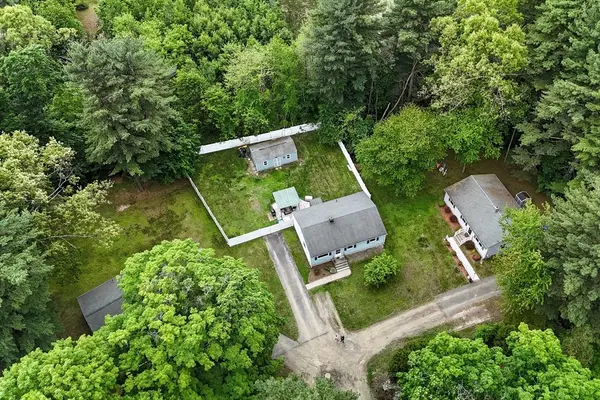 37 Parkerview St, Springfield, MA 01129