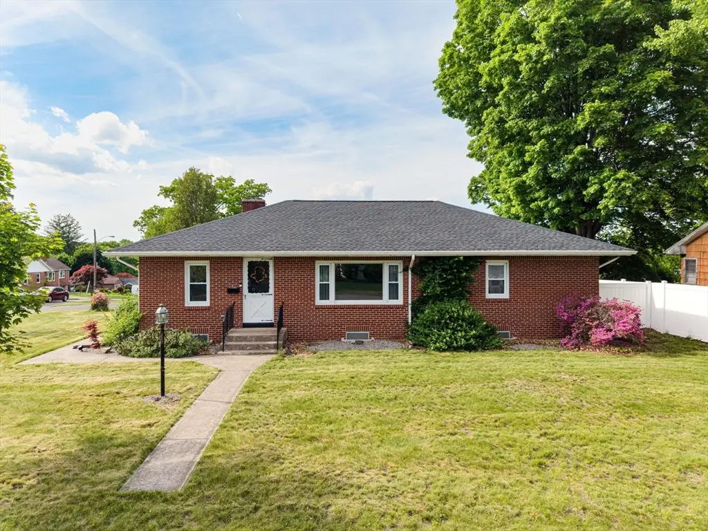 30 Oakridge St, Ludlow, MA 01056 - #1