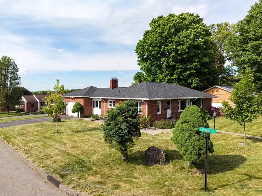 30 Oakridge St, Ludlow, MA 01056 - #2