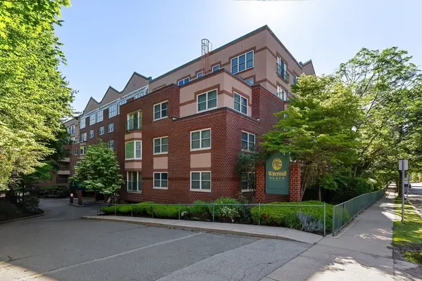 1 Watermill Pl #319, Arlington, MA 02476