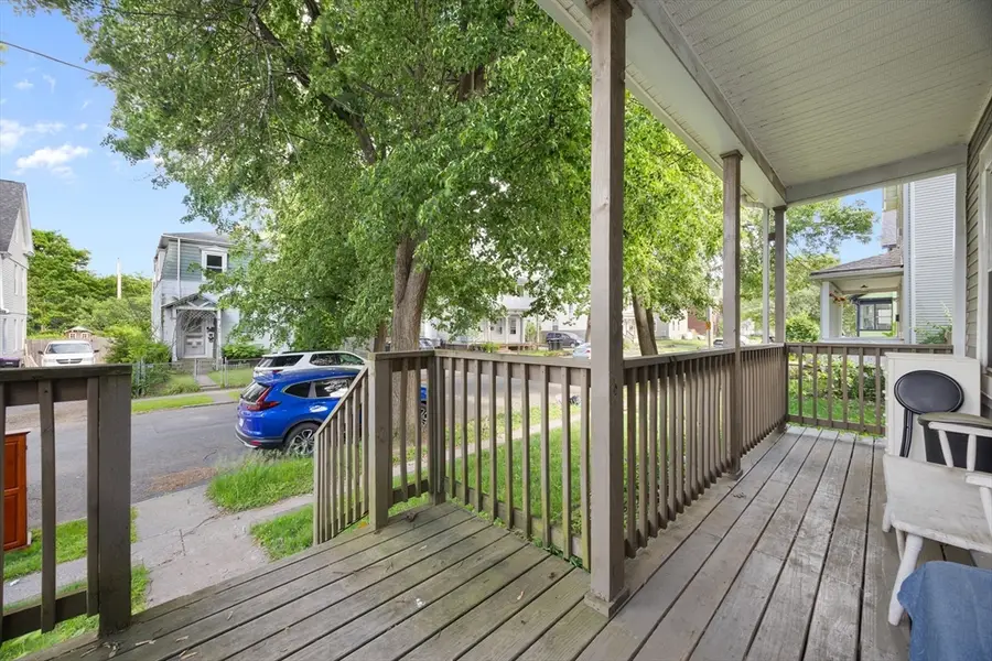 45 Taylor St, Holyoke, MA 01040 - #3