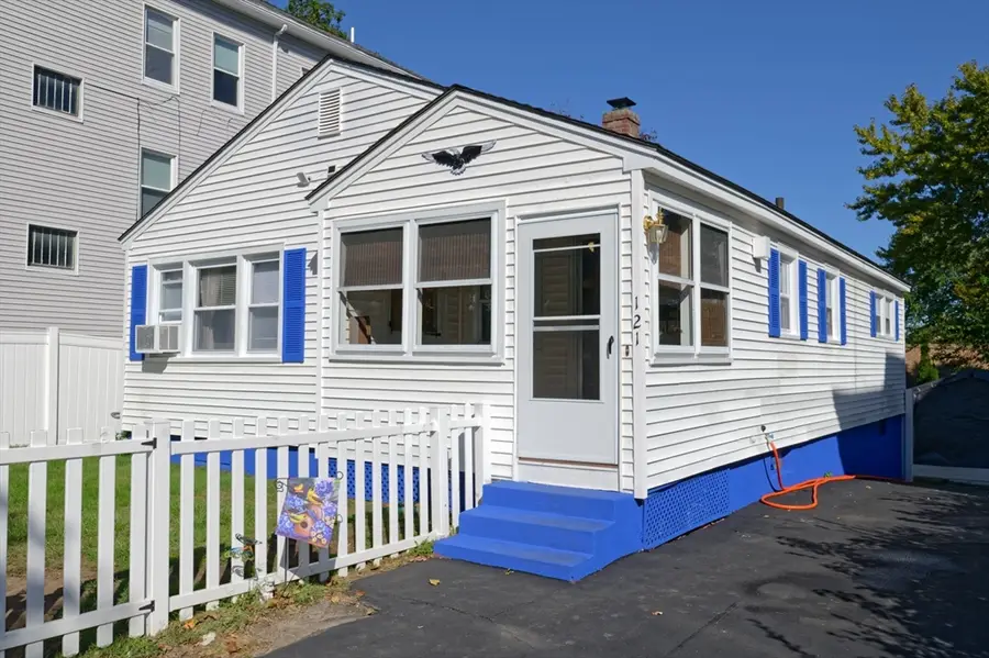 121 Pilgrim Ave, Worcester, MA 01604 - #3