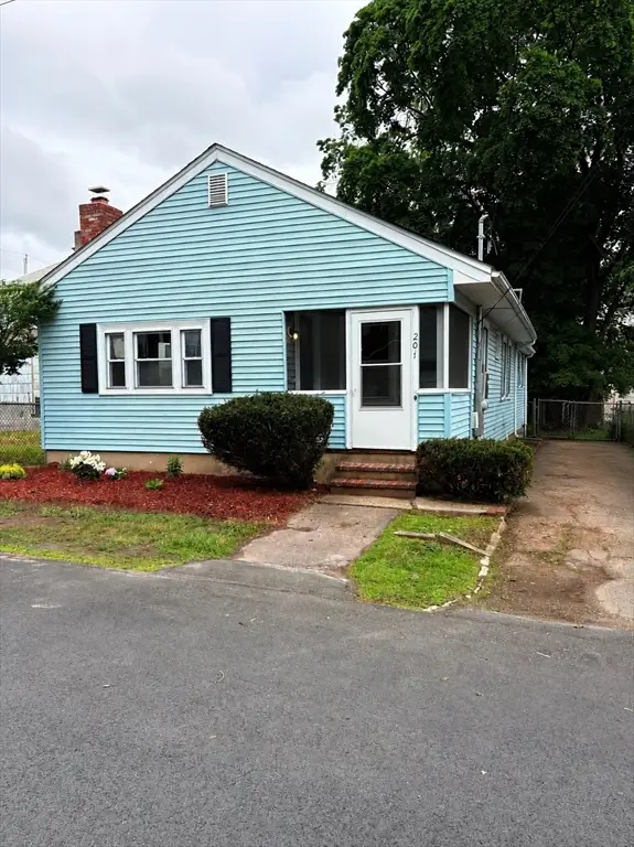 201 Florence St, Brockton, MA 02301 - #1