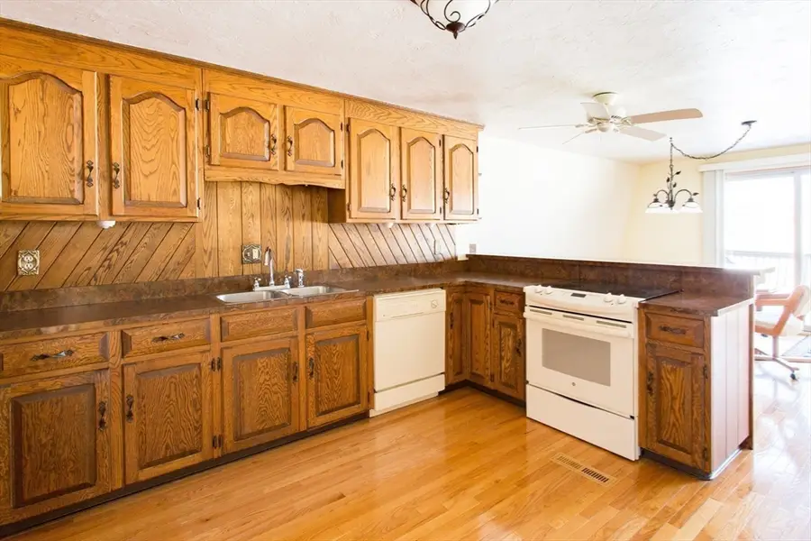 21-22 Beach Drive, West Brookfield, MA 01585 - #3