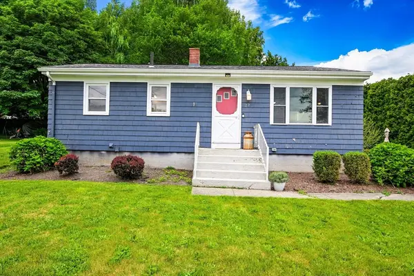 27 Alan Ave, Portsmouth, RI 02871