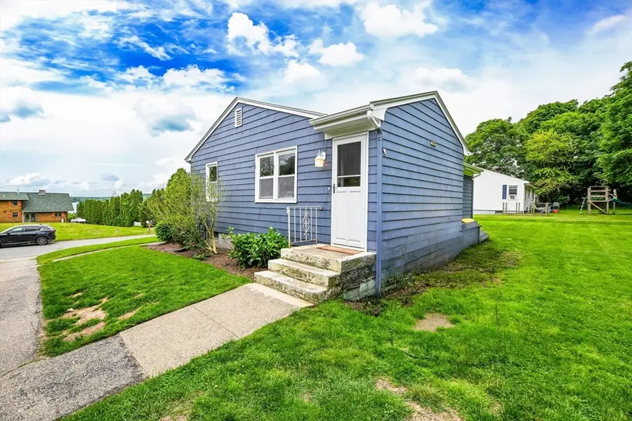 27 Alan Ave, Portsmouth, RI 02871 - #3