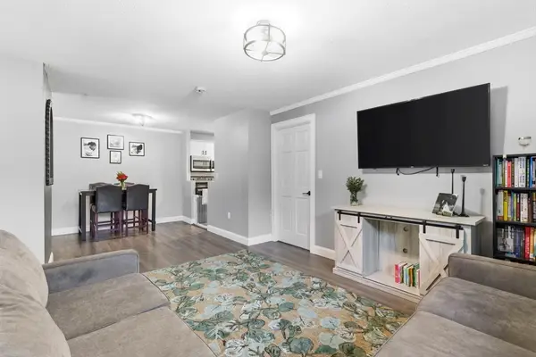 61 Wright St #102, Stoneham, MA 02180