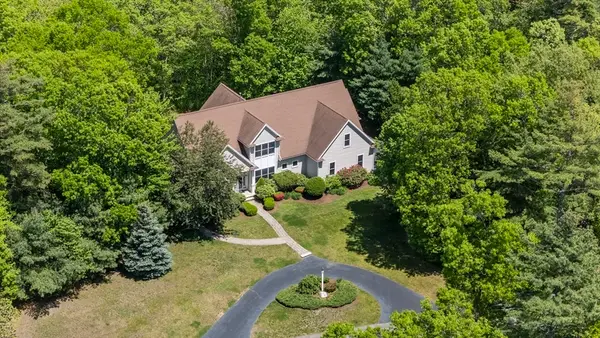 40 Acorn Trl, Plymouth, MA 02360