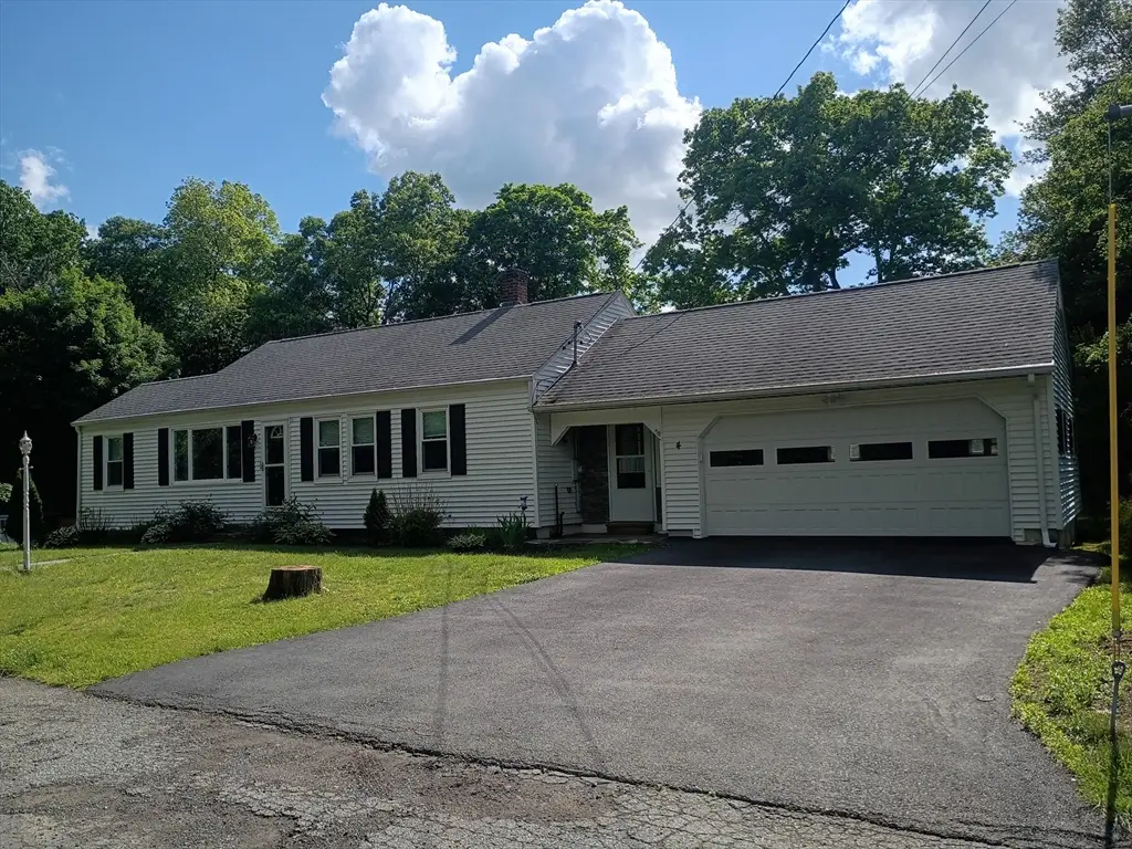 4 Wood Ave, Grafton, MA 01519 - #1