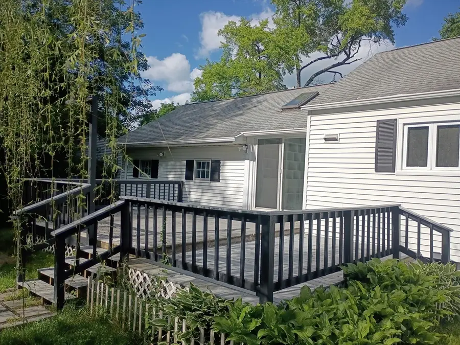 4 Wood Ave, Grafton, MA 01519 - #2