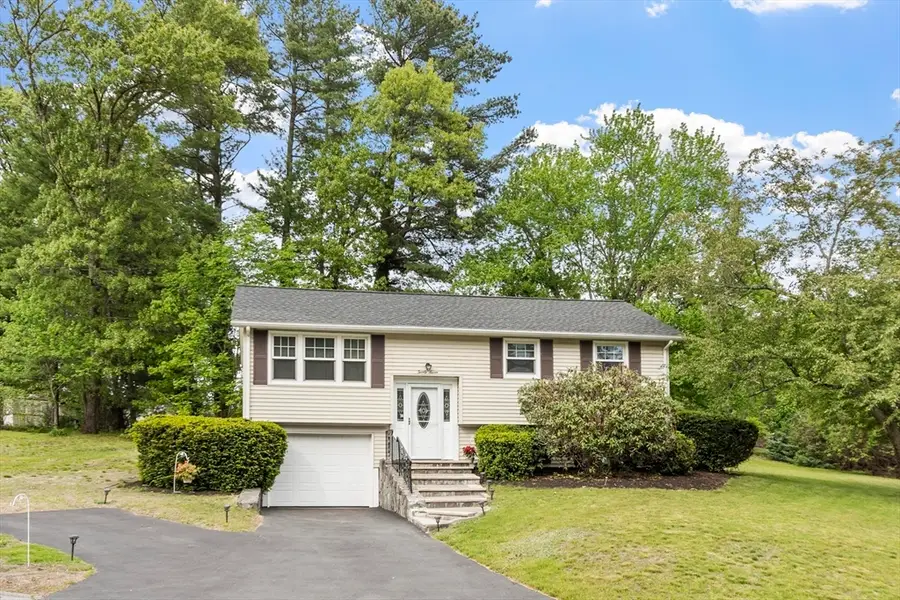 27 Dexter Ave, Dracut, MA 01826 - #2