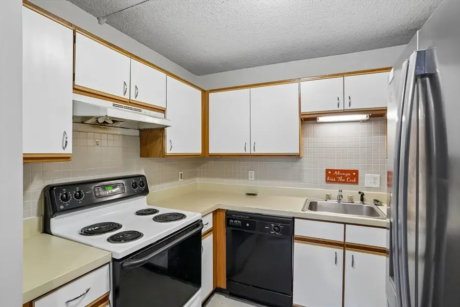 10 Rutledge St #2H, Worcester, MA 01604 - #2