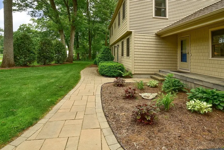 140 Pineridge Dr, Westfield, MA 01085 - #3
