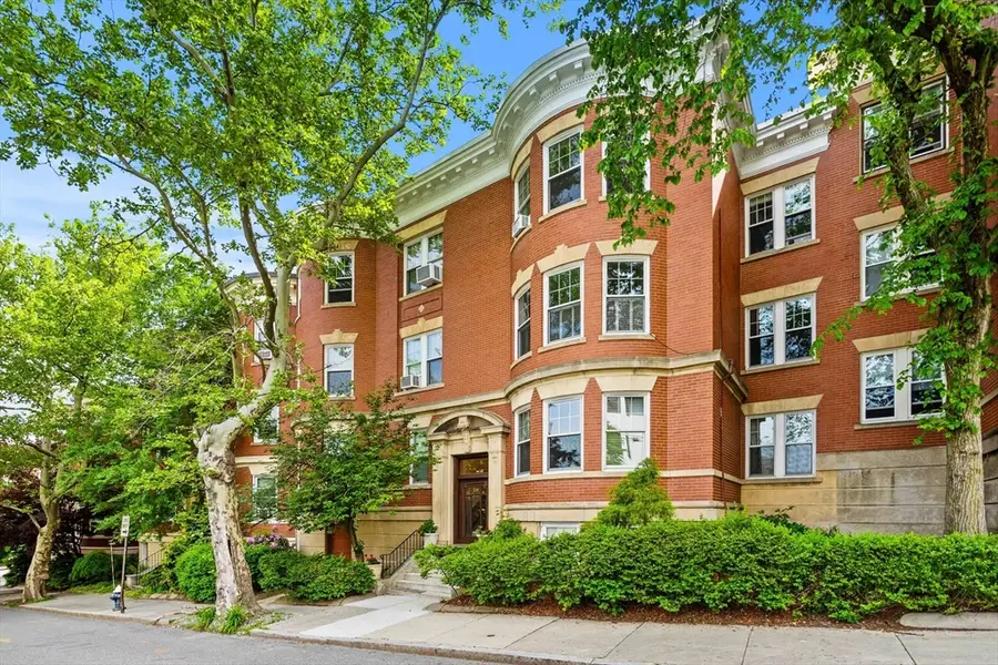 231 Rawson Rd #4, Brookline, MA 02445 - #2