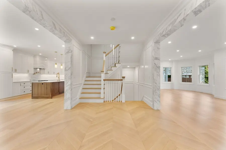 18 Naples Rd, Brookline, MA 02446 - #3