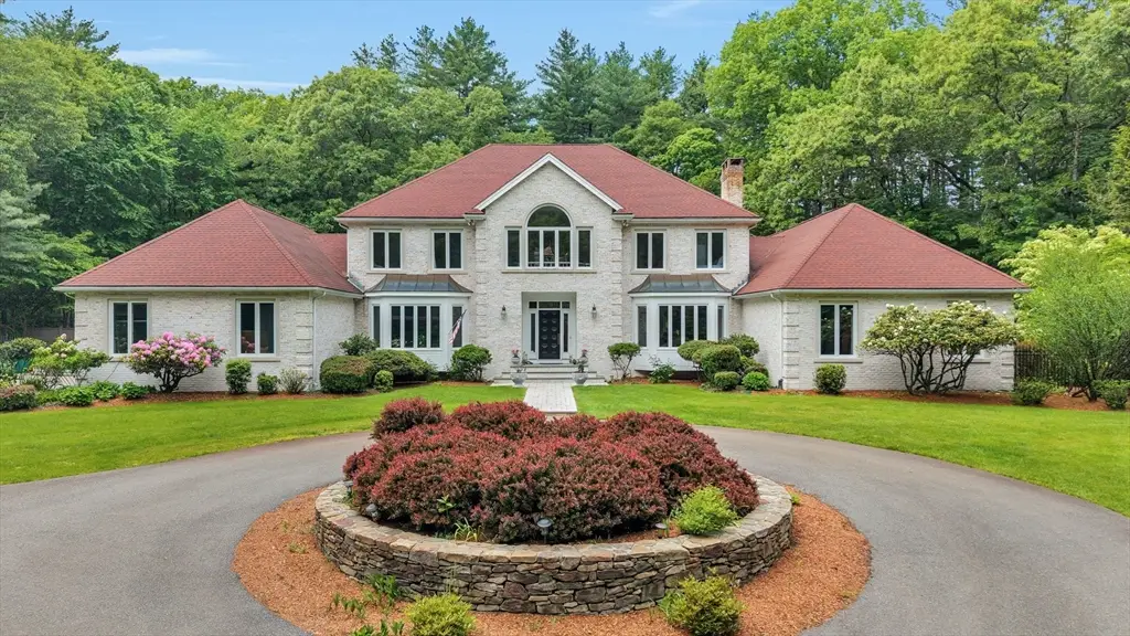 784 Strawberry Hill Rd, Concord, MA 01742 - #1
