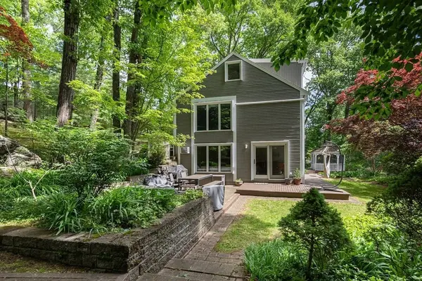 11 Juniper Ridge Rd, Lincoln, MA 01773